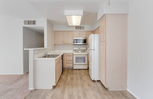 COZY 2 BEDROOM CONDO IN 89120 photos photos