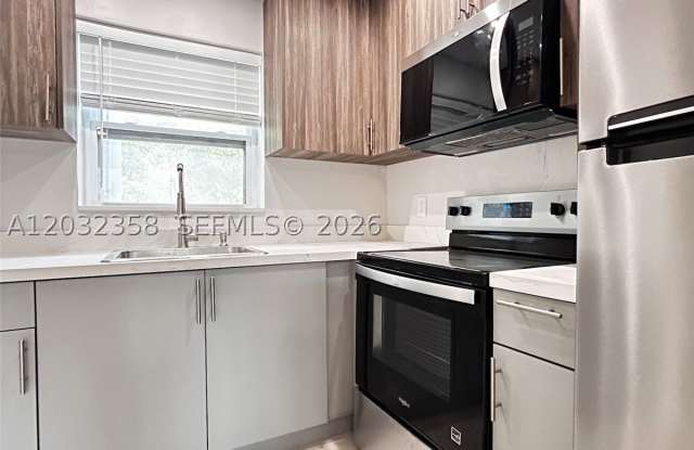 1301 N 12th Ct Gallery 1