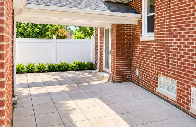 Coming Soon! 3 BR/2BA | Ranch Single Family Home | 1-Car Covered Parking | Gated backyard Gallery 4