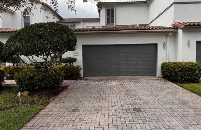 876 Spinnaker Dr W Gallery 1