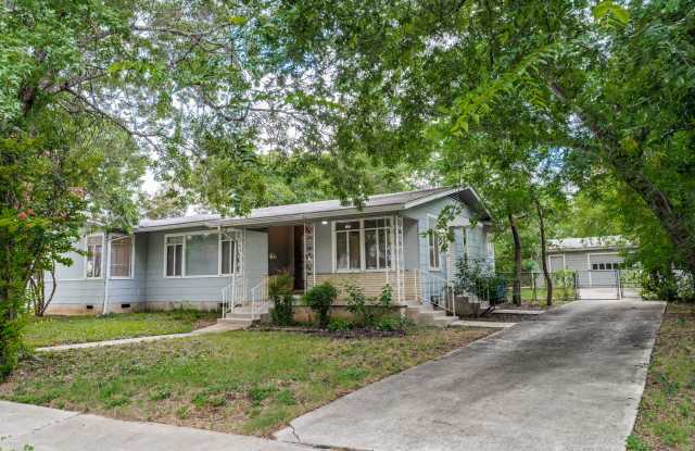RIVER ROAD CRAFTSMAN photos photos
