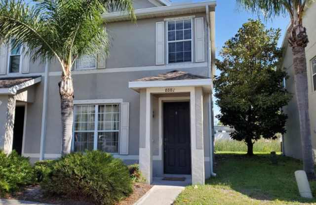 8881 Christie Dr - 8881 Christie Drive, Largo, FL 33771