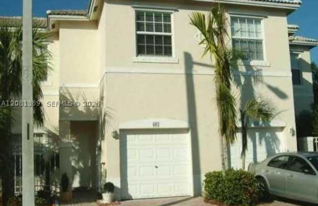 692 NW 170th Ter photos photos