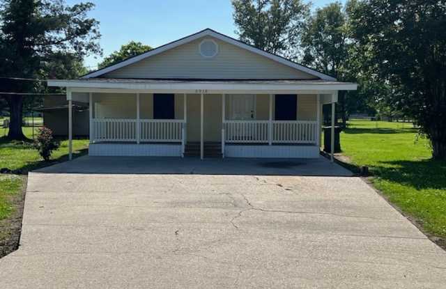 Adorable 2B/2B Home Available - 5918 Perry Lane, Prien, LA 70605