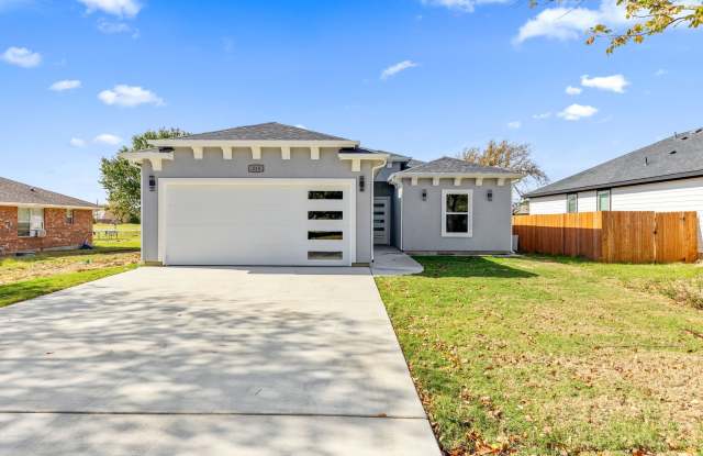 315 Windjammer Road Gallery 1