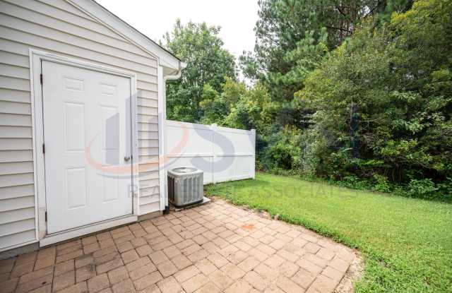 Cozy 2BR, 1.5BA Townhome in Durham Amberlynn Valley Neighborhood Gallery 4