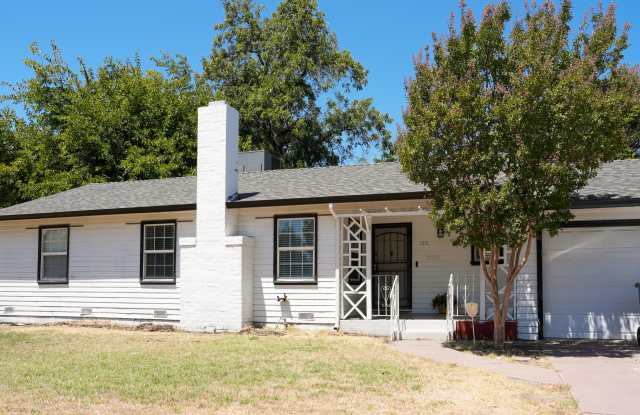 1531 West Mendocino Avenue Gallery 1