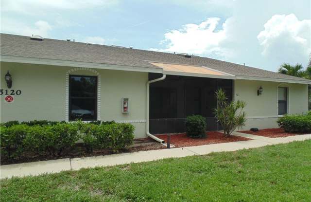 5120 SW Courtyard Court unit: 29 photos photos