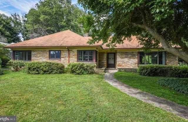 8104 HEACOCK Lane photos photos