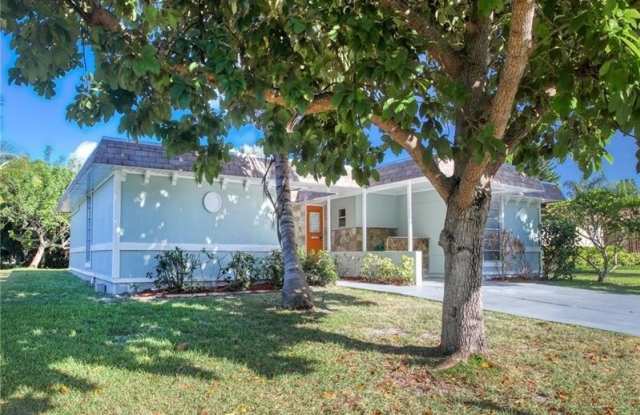 6310 NW 74th Avenue photos photos