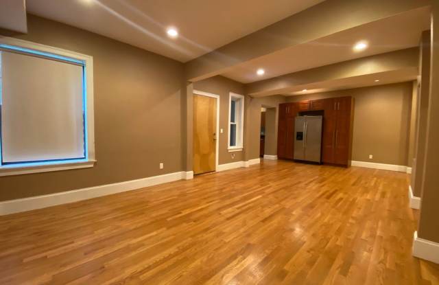 Huge, Renovated Brookline / Washington Square 4 Bed/2 Bath on Beacon. Pet Friendly, Students Welcome!!! photos photos