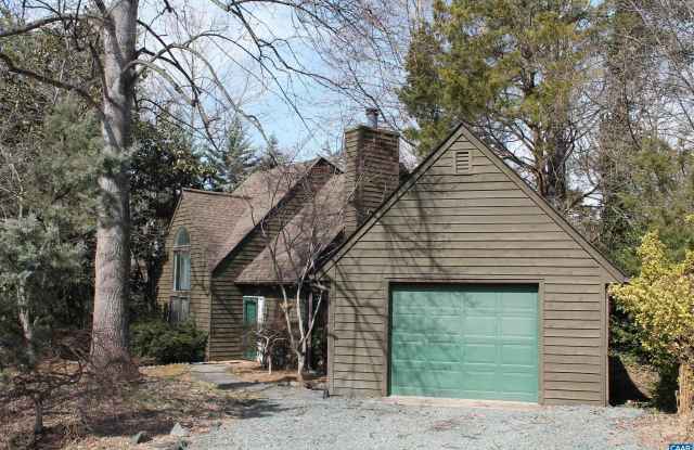 118 MILL CREEK DR - 118 Mill Creek Drive, Albemarle County, VA 22902