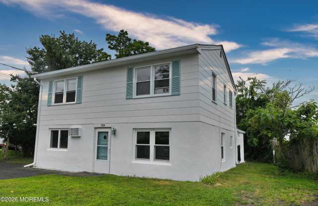 704 Mount Place Gallery 1