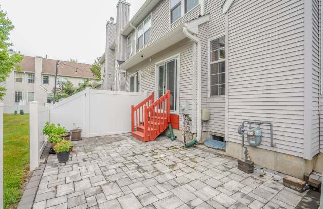 1604 Yarrow Circle Gallery 2