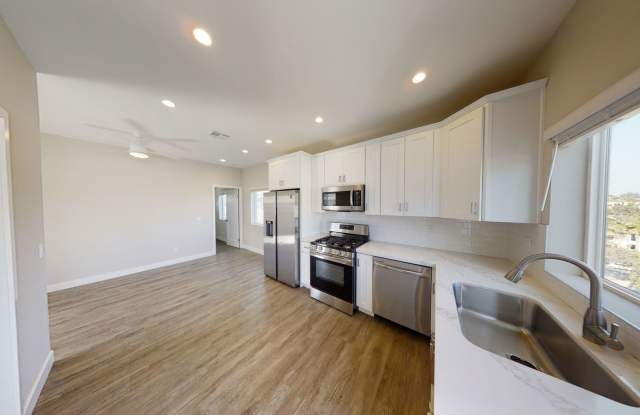 4BD/2BA, POOL!! Gallery 4