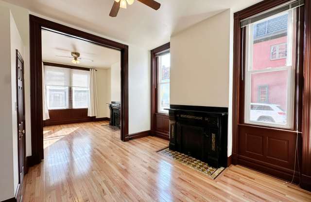 1607 Sarah Street - 1 Gallery 1