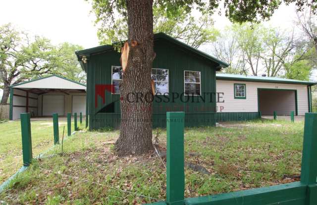 Tour Today! 3 Bedroom 2 Bath in Bullard! Large Shop! Gallery 3