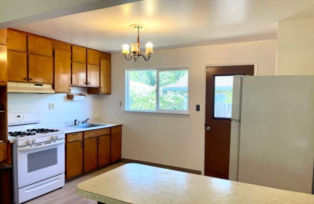 One level 2 bedroom duplex in Forestville! Near downtown! Gallery 4