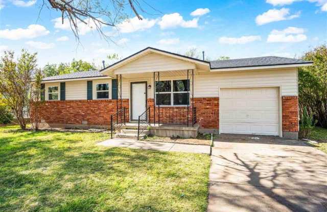 703 SE Sullivan Dr - HOT New Listing! - 703 Southeast Sullivan Drive, Lawton, OK 73501