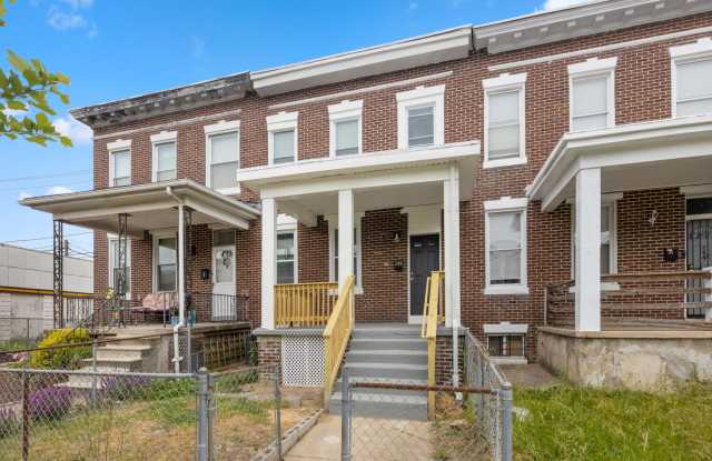 Newly Renovated 4-Bedroom Townhome for Rent photos photos