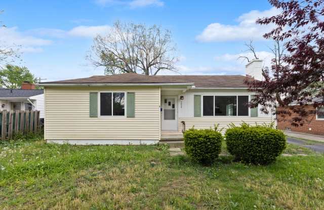 Charming 3-Bed Ranch with Detached Garage – Prime Upper Arlington/Columbus Area! photos photos