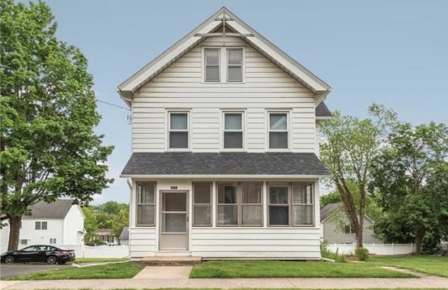 114 Fair Street - 114 Fair Street, Wallingford Center, CT 06492