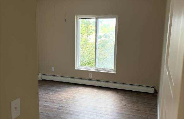 3151 Northwood Ave. - 19 Gallery 2