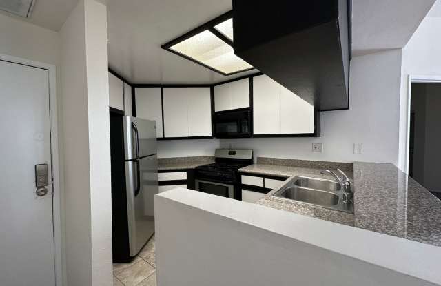 1229 N. Sycamore Ave. photos photos