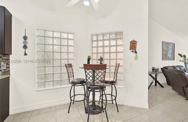 11037 SW 152nd Ct Gallery 4