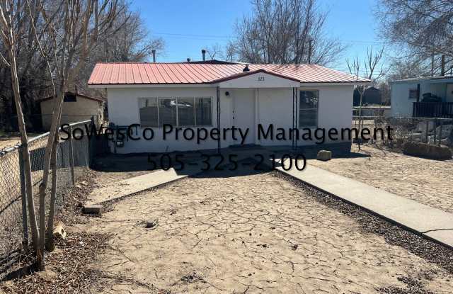 Remodeled Three Bedroom Home In Bloomfield - 323 West Main Street, Bloomfield, NM 87413