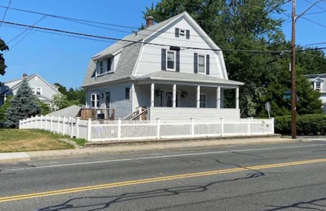 Huge 3 Bed 2 Bath Single Family on Fruit Hill Gallery 1