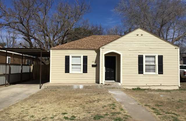 COLLEGE PROPERTY LEASING NOW! 3 Bed/ 2 bath Completely Remodeled! Close to TTU  LCU photos photos