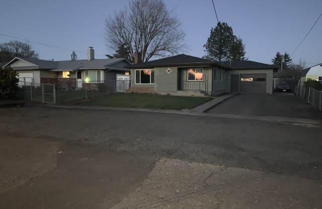 364 South 8th Street - 364 South 8th Street, St. Helens, OR 97051