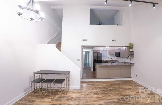 100 Willow Run Drive unit: 2 photos photos 100 Willow Run Drive unit: 2 photos photos