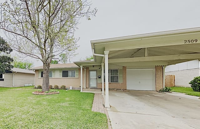 2509 Dewitt St - 2509 Dewitt Street, Irving, TX 75062