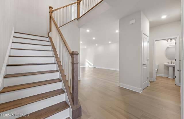 11 Beach Court Gallery 3