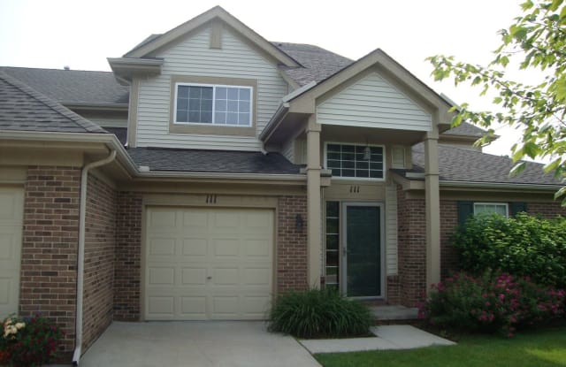 111 S Vista Bldg #4, Unit #23 - 111 S Vista, Auburn Hills, MI 48326