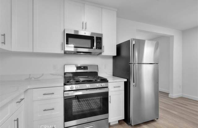 908 Manhattan Avenue photos photos