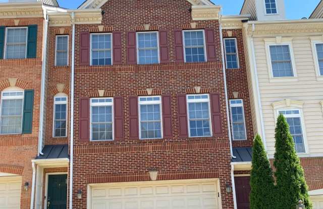 9656 POTTERS HILL CIRCLE - 9656 Potters Hill Circle, Lorton, VA 22079
