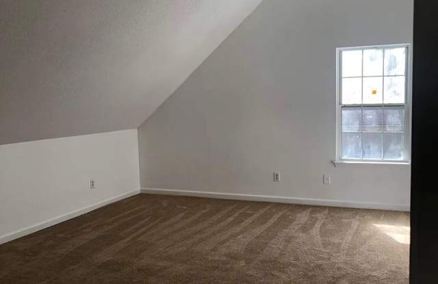 Room in 2 Bedroom Home at Stonewall Pl photos photos