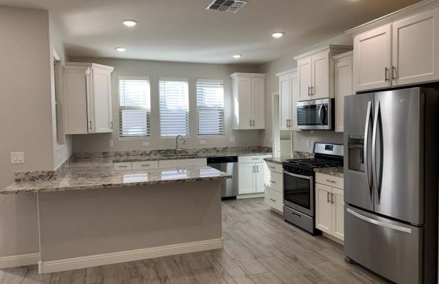 9817 E SPECTER Drive Gallery 2