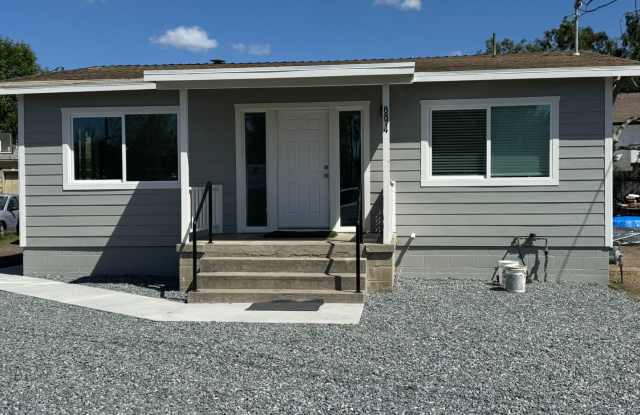 FULLY REMODELED 2BR/1BA home w/ parking and fenced yard available in Spring Valley! - 8874 Troy Street, Spring Valley, CA 91977
