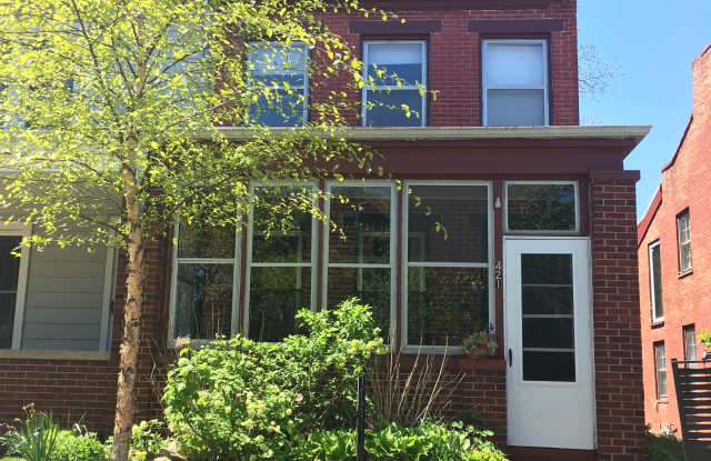 421 Summit Street - 421 Summit Street, Dubuque, IA 52001