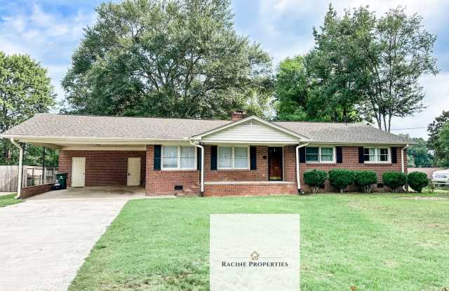 Beautiful Brick Ranch in Taylors, SC photos photos