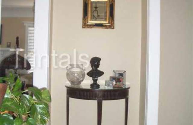 3424 Park Boulevard Gallery 3