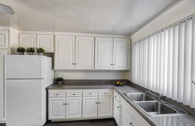 Serrano Apartments Gallery 4