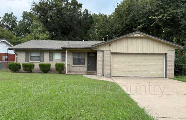 413 W Pittsburg St - 413 West Pittsburg Street, Broken Arrow, OK 74012