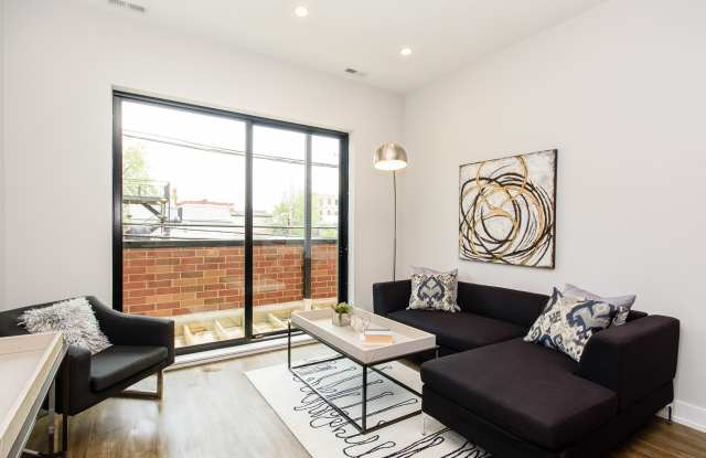 1023 North Ashland Avenue Gallery 2