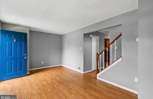 631 REALM Court W Gallery 2