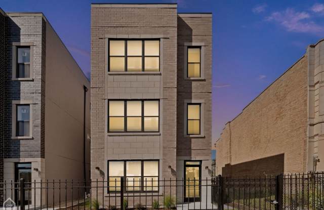 4433 S Prairie Avenue photos photos